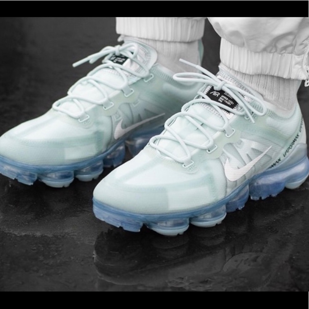 ( Nike air Vapormax 2019) size 7.5